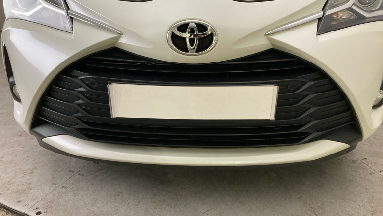 Toyota Yaris 1.5 VVT-i Icon Tech 5dr Petrol Hatchback